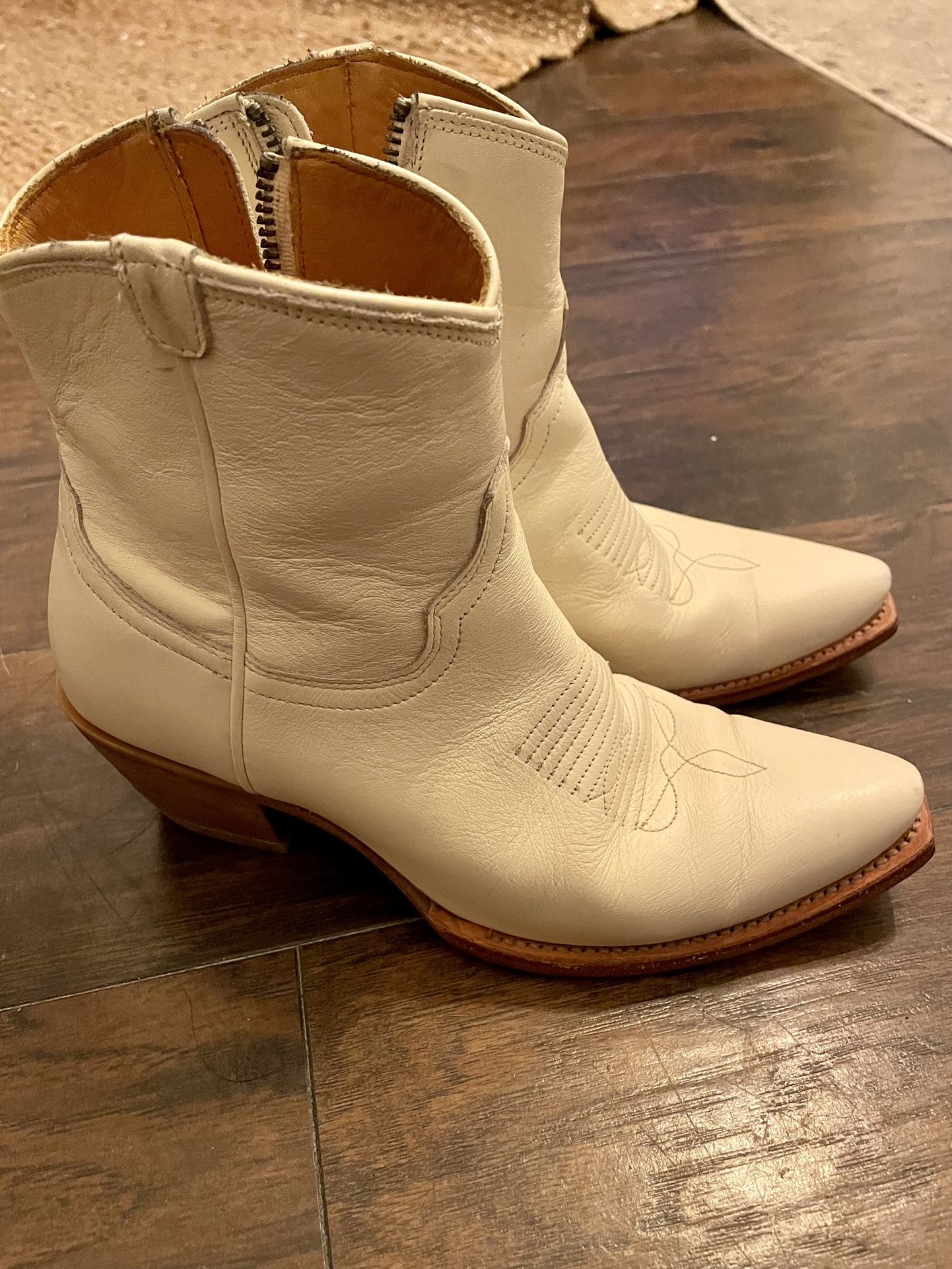 Tecovas Daisy Zip Cowboy Boots