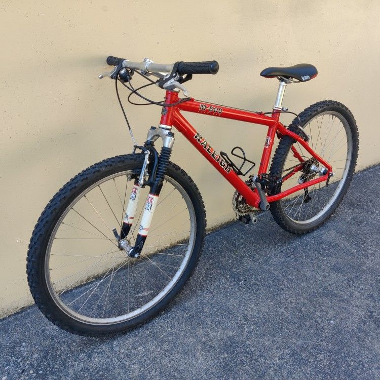 Raleigh 27" 24-Speed Hybrid Mountain / Road Bike - Rockshox Shocks - Very Light 13" Frame (MSRP $430)