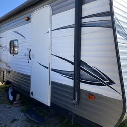 2017 Forest River Salem Cruise Lite 195BH CLEAN TITLE & TAGS CURRENT. Camper Trailer Bunkhouse