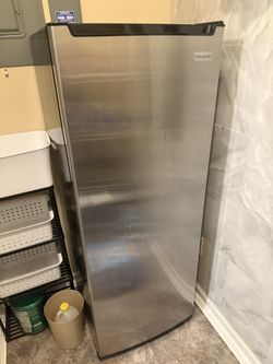Fridge for Sale – Like New (Stainless, 3 Freezer Drawers, 5ft Tall)