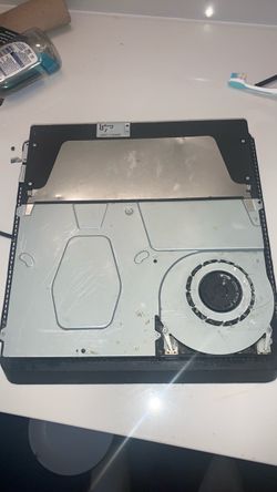 Working ps4 only missing top cover comes with controller no defects,charger,and power cable and hdmi
