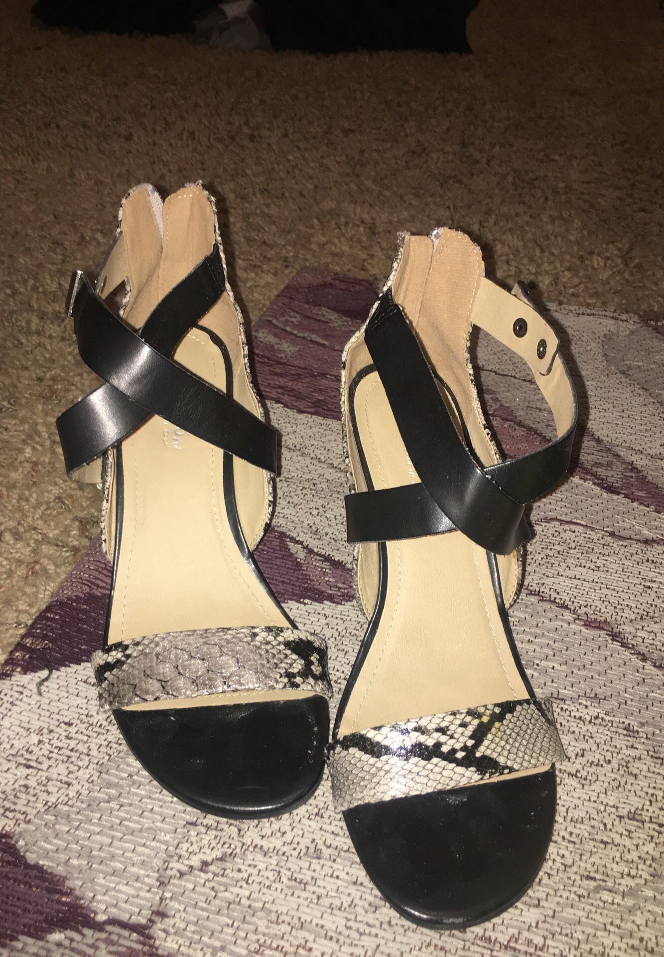 Brand new Kenneth Cole shoes