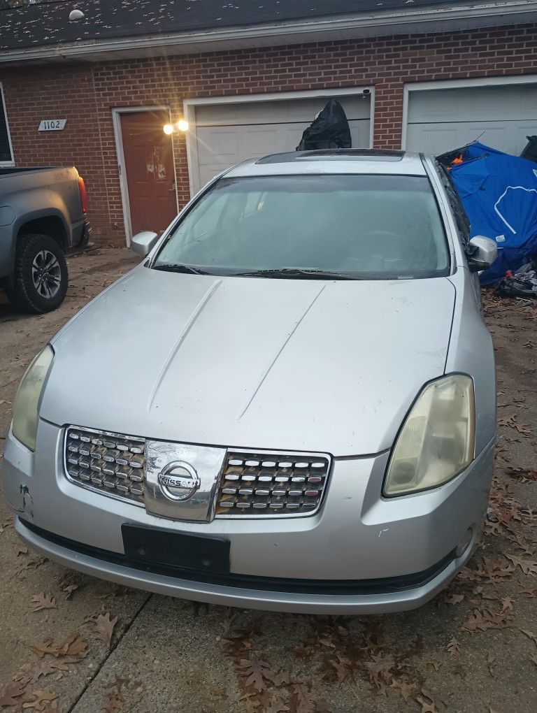 2004 Nissan Maxima