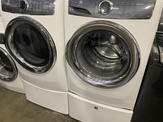 Electrolux Front-Load Laundry Pair – Premium & High-Efficiency w/ Free Pedestals