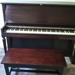 1970s Vintage Wurlitzer Upright Piano