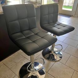 4 BLACK BAR/ISLAND STOOLS
