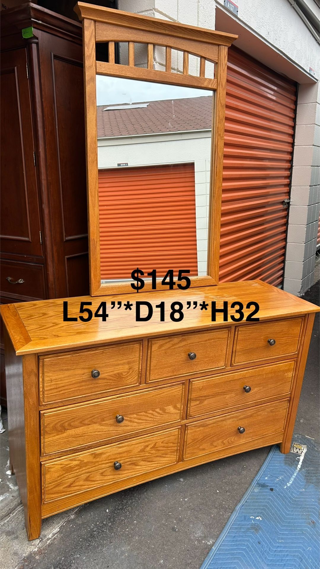 Young America dresser with mirror 7 drawers oak veneer golden brown L54”*D18”*H32”(address in descri