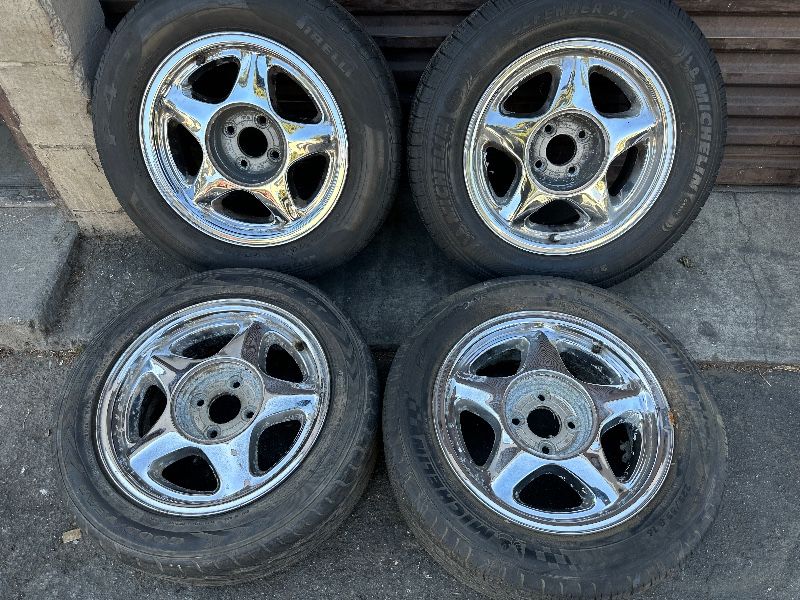 Four 16 inch mustang pony wheels with bad tires 4x108mm foxbody -T06824