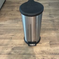 Stainless steel foot press up garbage pal
