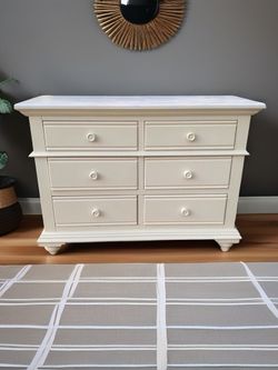 BEAUTIFUL DRESSER