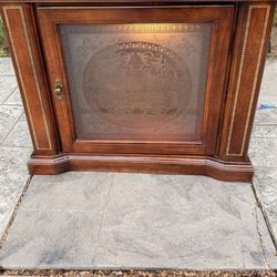 Vintage Foyer entryway table bar/display sideboard cabinet marble top, etched panel glass door light