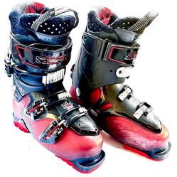 Womens Salomon Ski Boots (Size 8 / 8.5) 