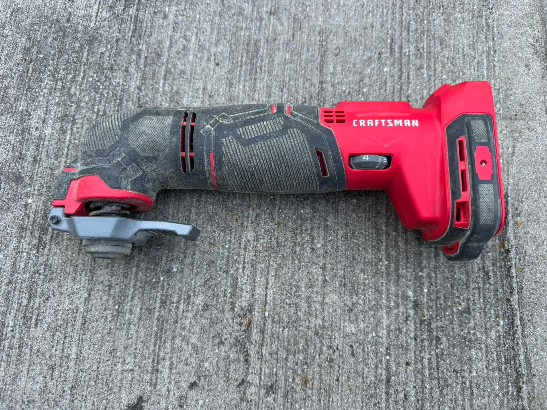 CRAFTSMAN V20 20-volt Max Cordless Variable speed 12 -Piece Oscillating Multi-Tool (Tool only)