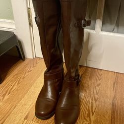 Women’s ~ Size 8 ~ Brown Boots