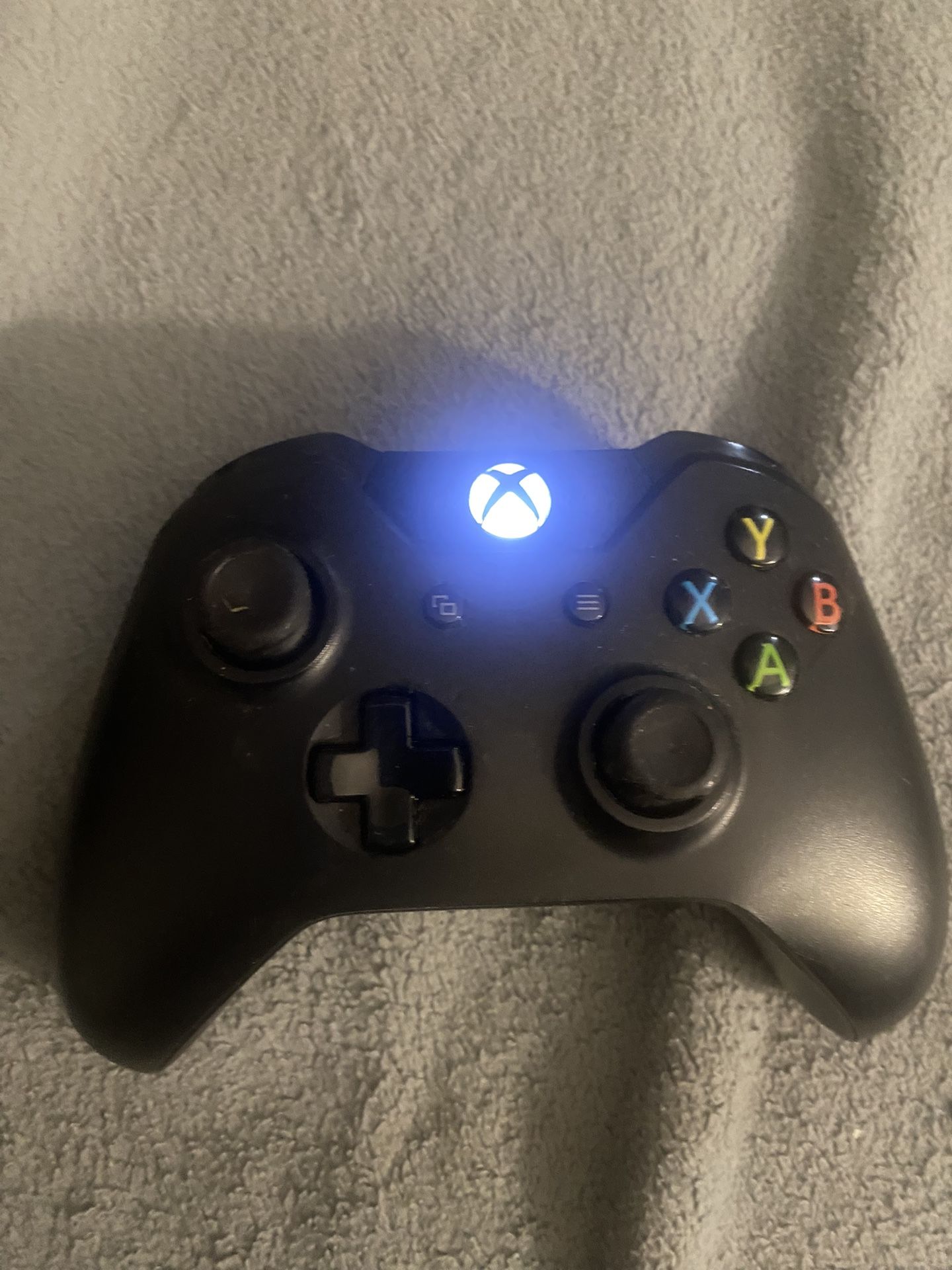 Xbox One Wireless Controller – Tested Working – Missing Battery Cover $25