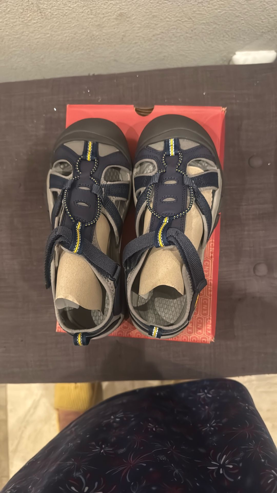 New Keen CNX Sport Sandals Boys Size 5