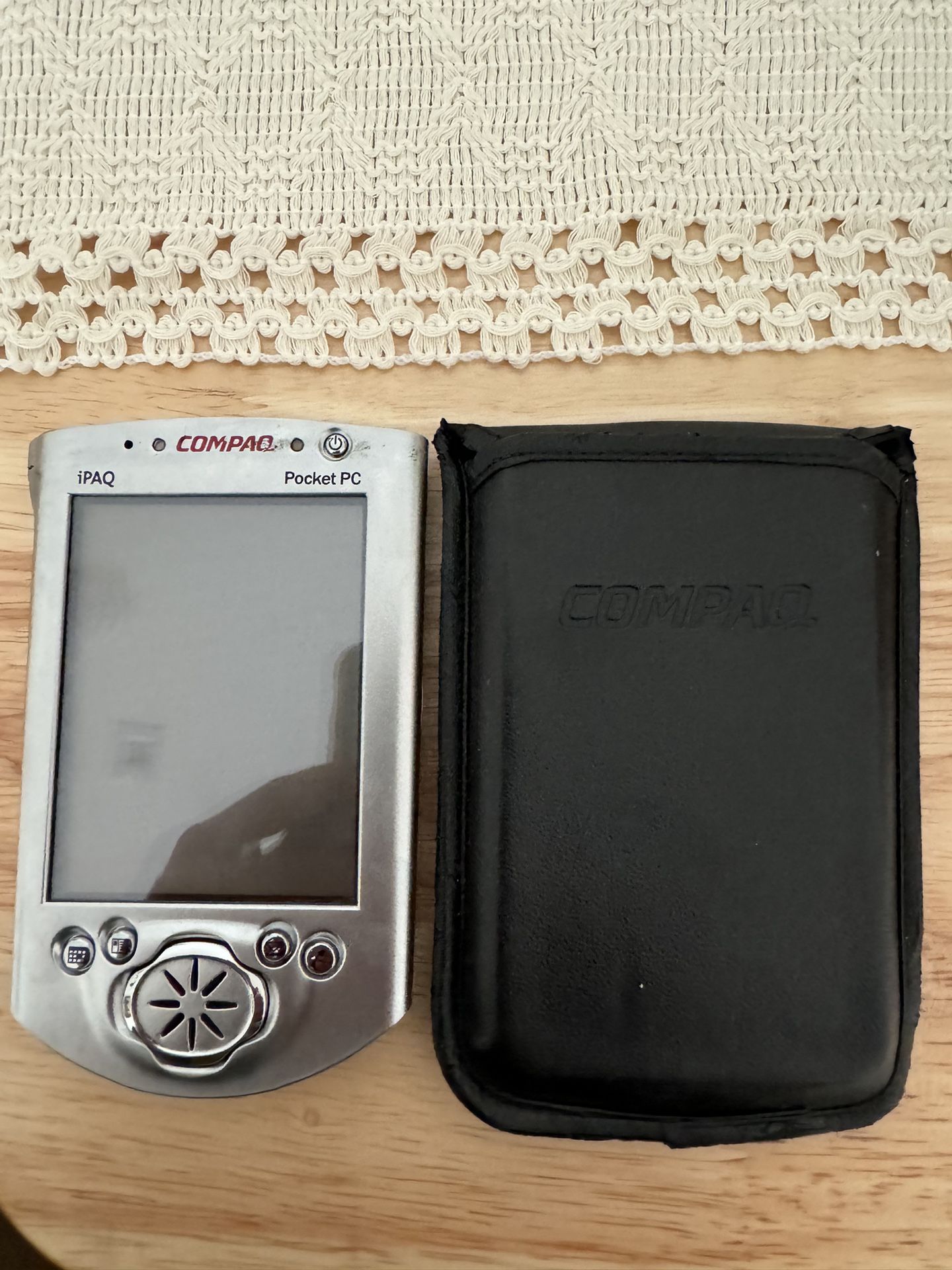 Compaq iPAQ Pocket PC H3765 Series Microsoft Windows Powered H1700