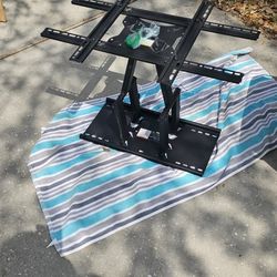 Armstrong Full Motion Tv Mount 37" to 80"