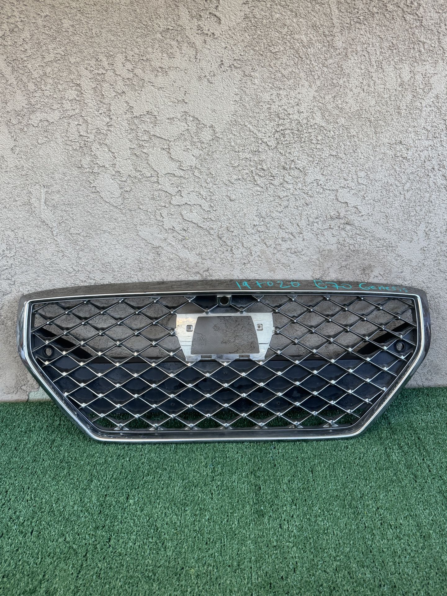 2019 2020 2021 GENESIS G70 FRONT BUMPER GRILLE OEM