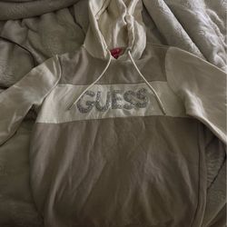 GUESS SWEATER