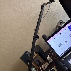 Boom Arm With Radius III Shockmount