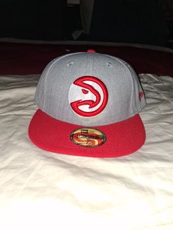 New Era  59/50 Fitted Hat  "Atlanta Hawks" Size 8 Brand New 