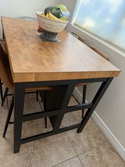 dining room / kitchen island