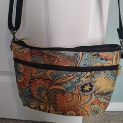 Danny K. Beverly Hills. Tapestry shoulder purse.