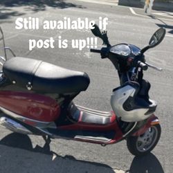 Vespa 150 CC Scooter