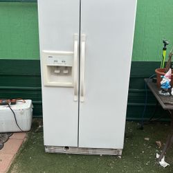 Kenmore Refrigerator 