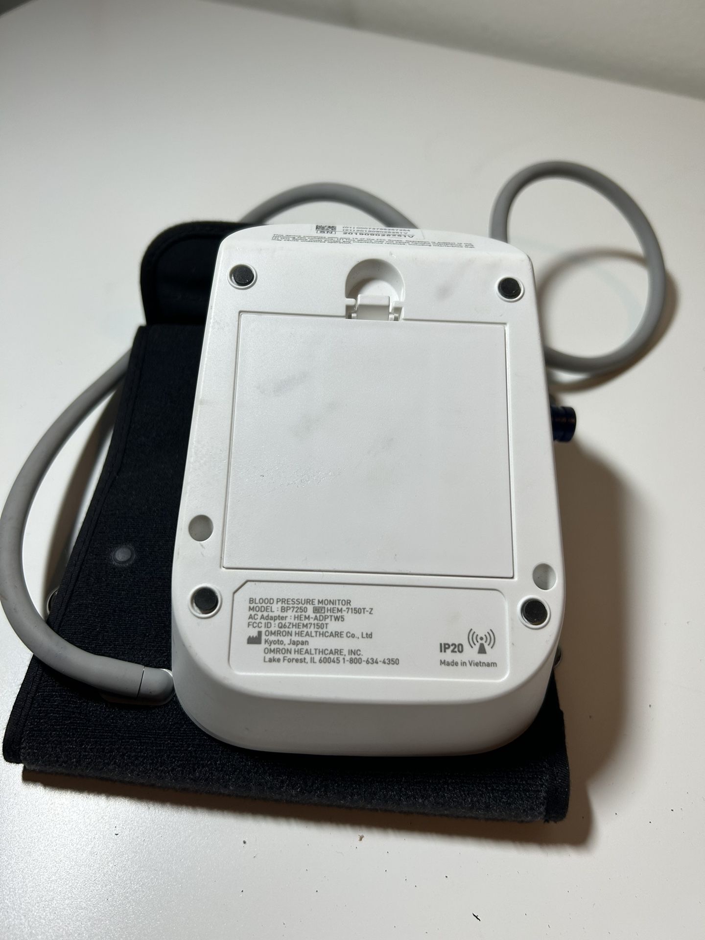 A1 Omron 5 Series Wireless Upper Arm Blood Pressure Monitor BP7250 With