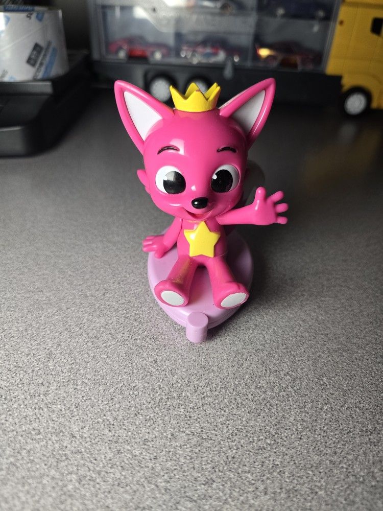 Pinkfong Shark Surfing Family Pink Plastic Yellow Star Crown Rolling WowWee 2019