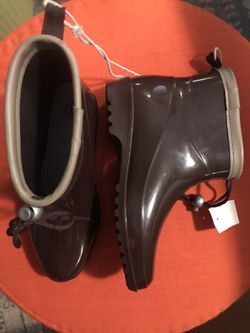 New Women’s Rain Boots 8