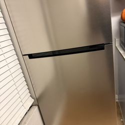 Vassani fridge and freezer