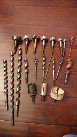 Selfeed and drill bits