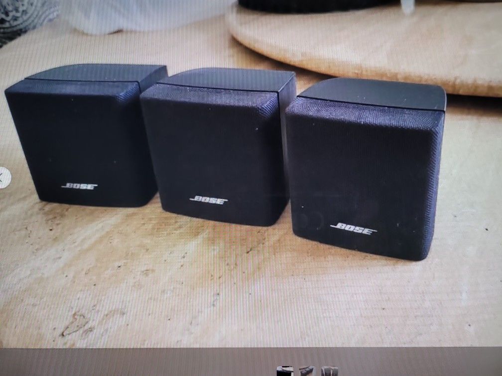 3 Bose Cube Speakers 