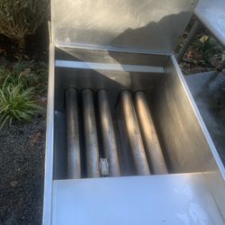 4 Commercial Deep Fryers And 2 Stainless Steel Tables