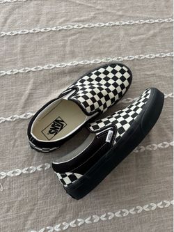 Brand new Vans Slip on size 7 men or 8.5 women