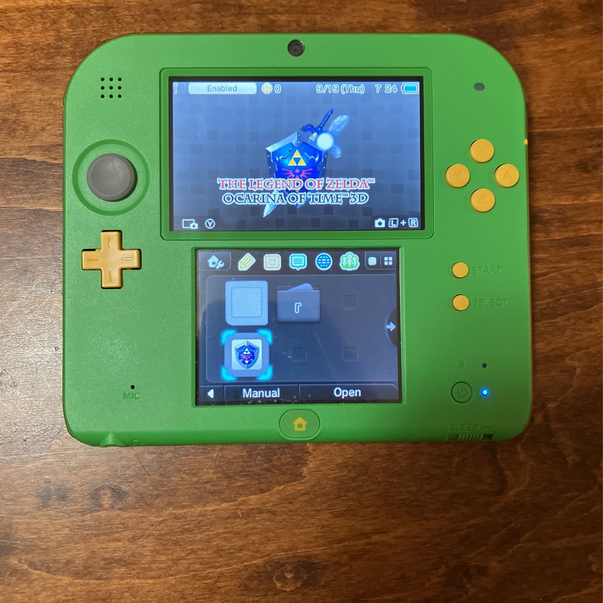 Green 2ds With Link Game Included
