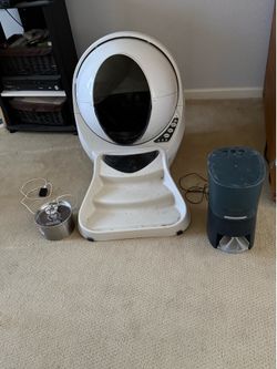 Whiskers auto cat litter robot with filtered water and auto feeder