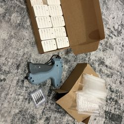 Clothing Tag Gun + Accessories 