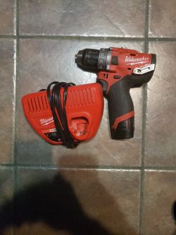 Milwaukee Hammer drill M12