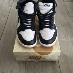Woman’s Air Jordan 1 Retro High OG. Woman Size 12, Mens Size 10.5.