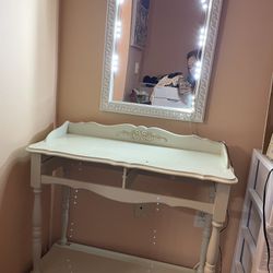 Make Up Table 