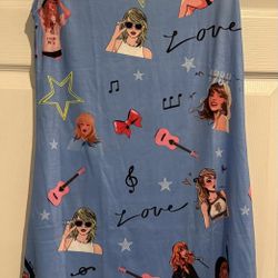 Girls Size 14-16 Taylor Swift Nightgown 