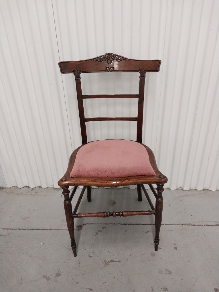 BEAUTIFUL. ANTIQUE  SIDE  CHAIR