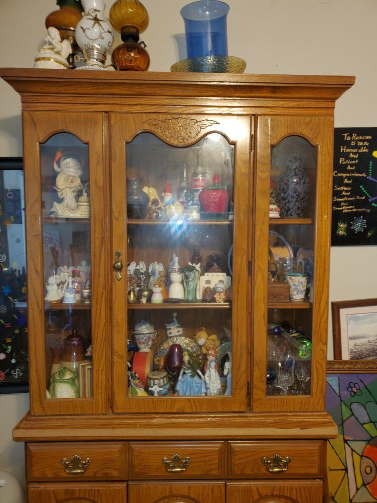 China Cabinet And ALL CONTENTS