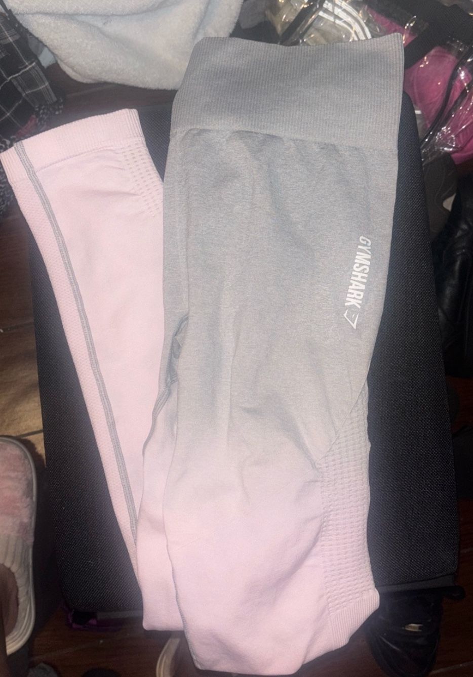 GYM SHARK LEGGINGS SIZE LARGE 