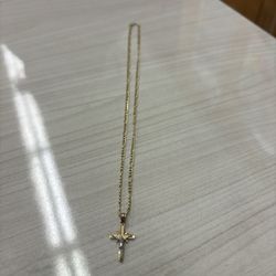 10k Figaro Link Chain With Cross Pendant 