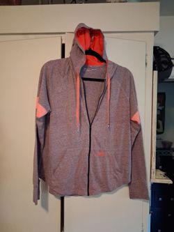 UNDER ARMOR womens zip up hoodie
